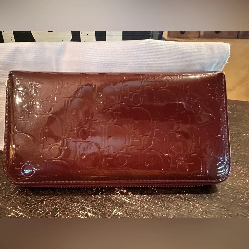 Beautiful Dior Patent Leather Bicolor Wallet